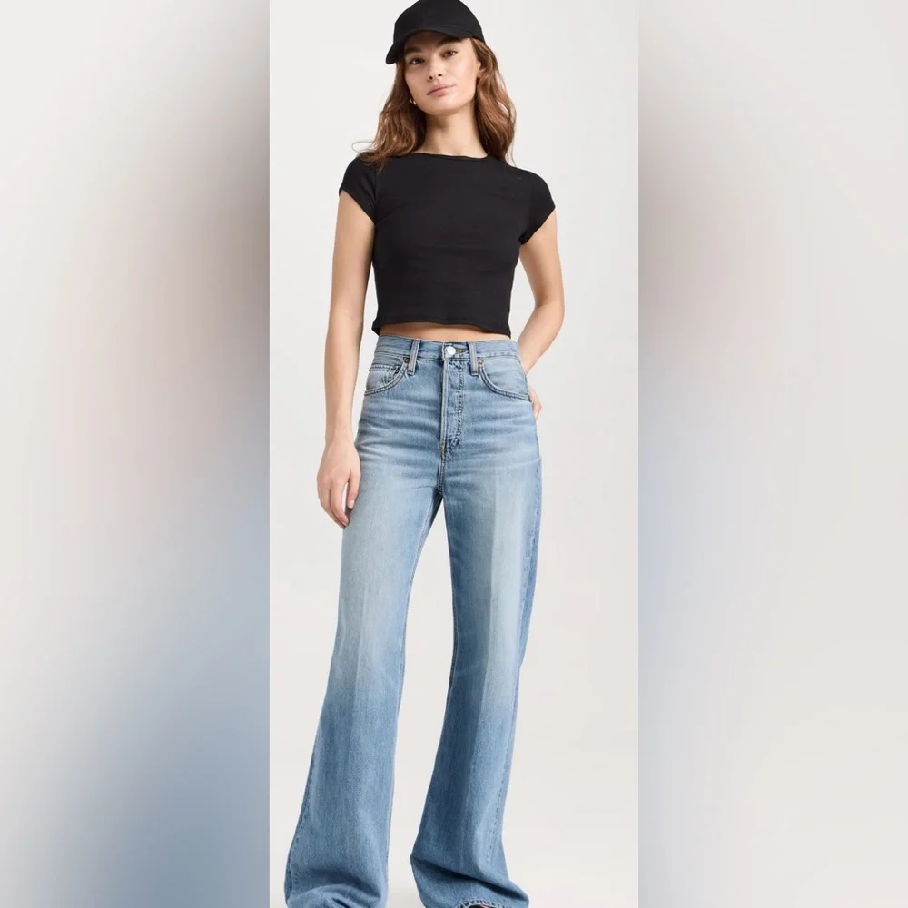 SOLD ****Reformation simple plain black short sleeve ribbed cropped top M - Picture 4 of 10